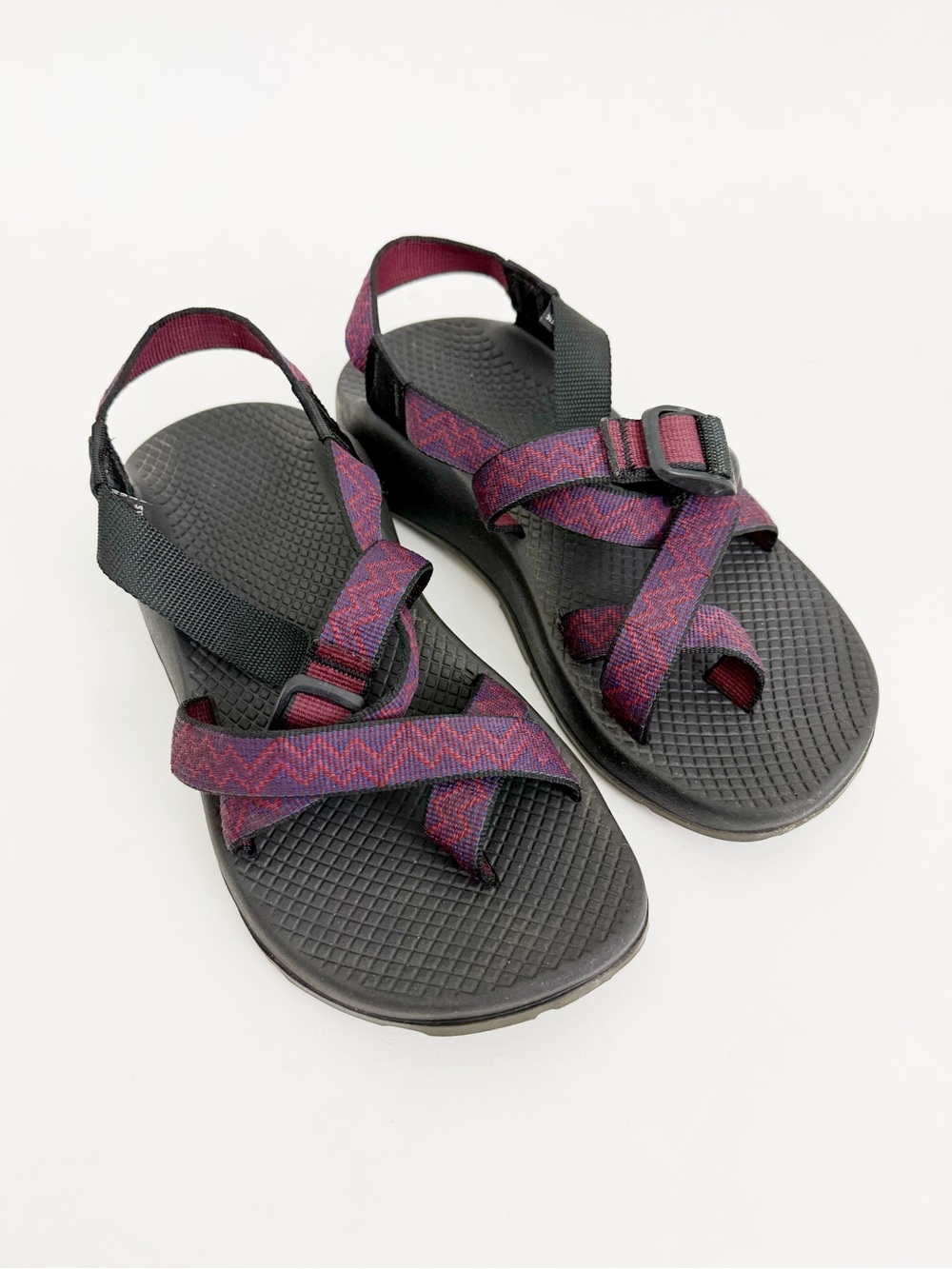 Chaco Women's 7 Wide Z/2 Purple/Burgundy Strappy Adjustable Classic Sandals